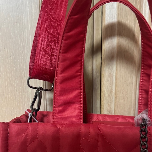 NEW Betsey Johnson Red Quilted Shoulder Bag with Teddy Charm - Picture 11 of 16